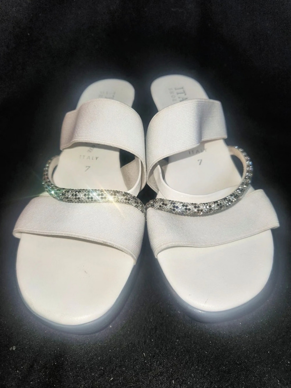 #473 Italian Shoemakers Rhinestone Strap Sandals in White US 7 Like New.